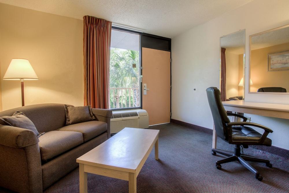 Quality Inn & Suites St Augustine Beach Area 圣奥古斯丁海滩 外观 照片