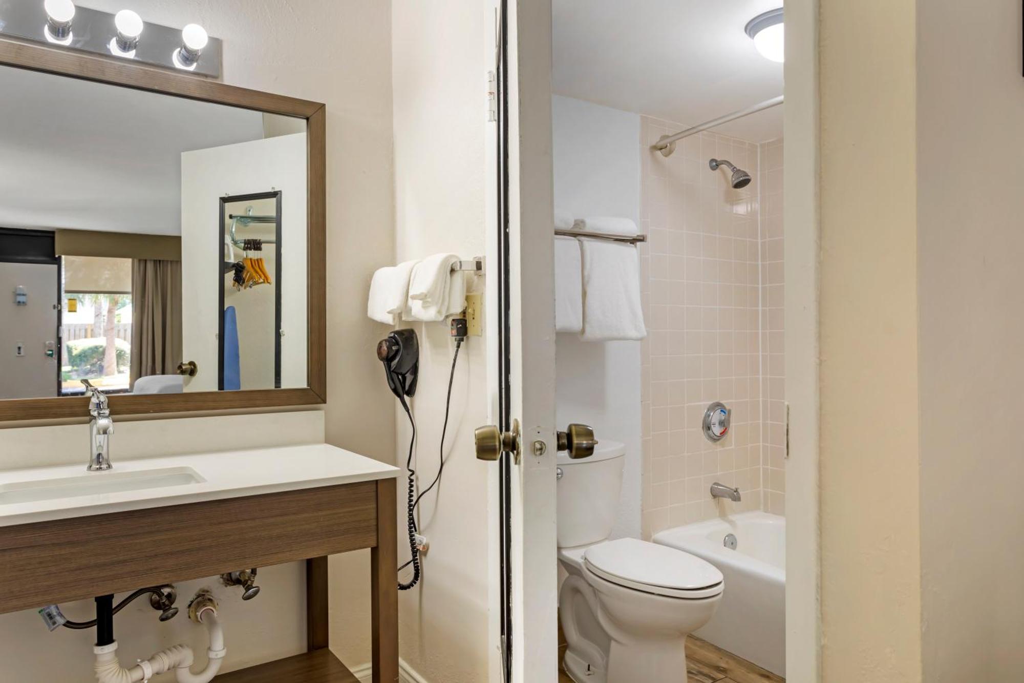 Quality Inn & Suites St Augustine Beach Area 圣奥古斯丁海滩 外观 照片