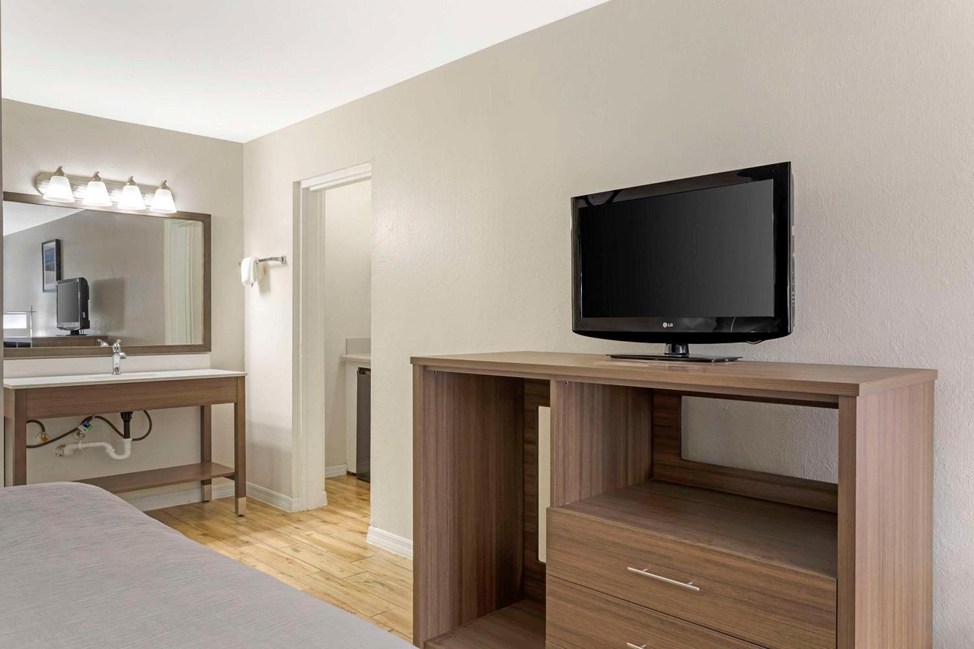 Quality Inn & Suites St Augustine Beach Area 圣奥古斯丁海滩 外观 照片