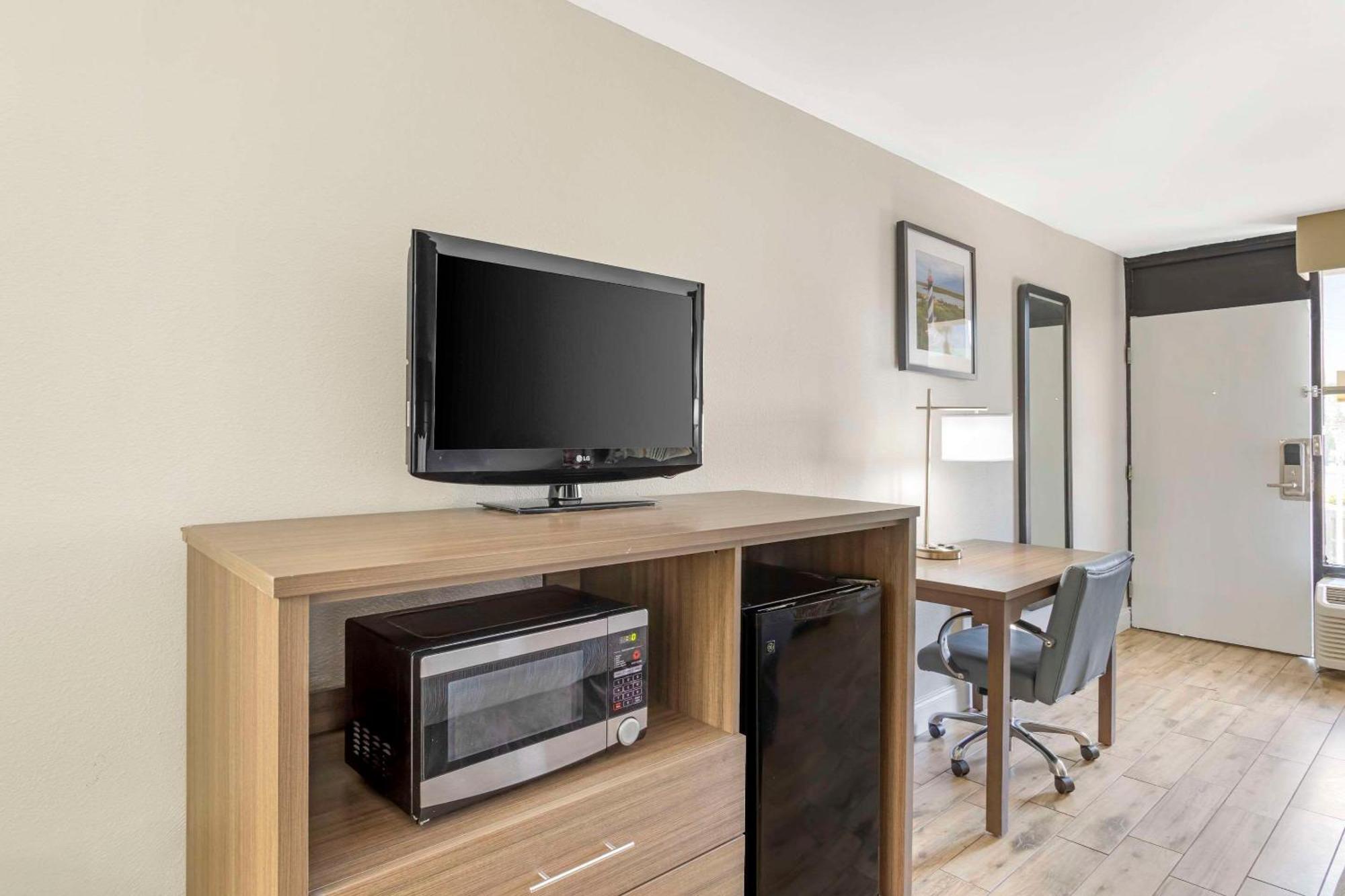 Quality Inn & Suites St Augustine Beach Area 圣奥古斯丁海滩 外观 照片